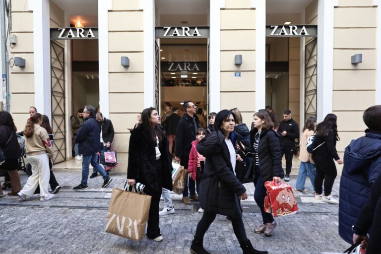 Αντίστροφη μέτρηση για τις καλοκαιρινές εκπτώσεις – Πότε ξεκινούν