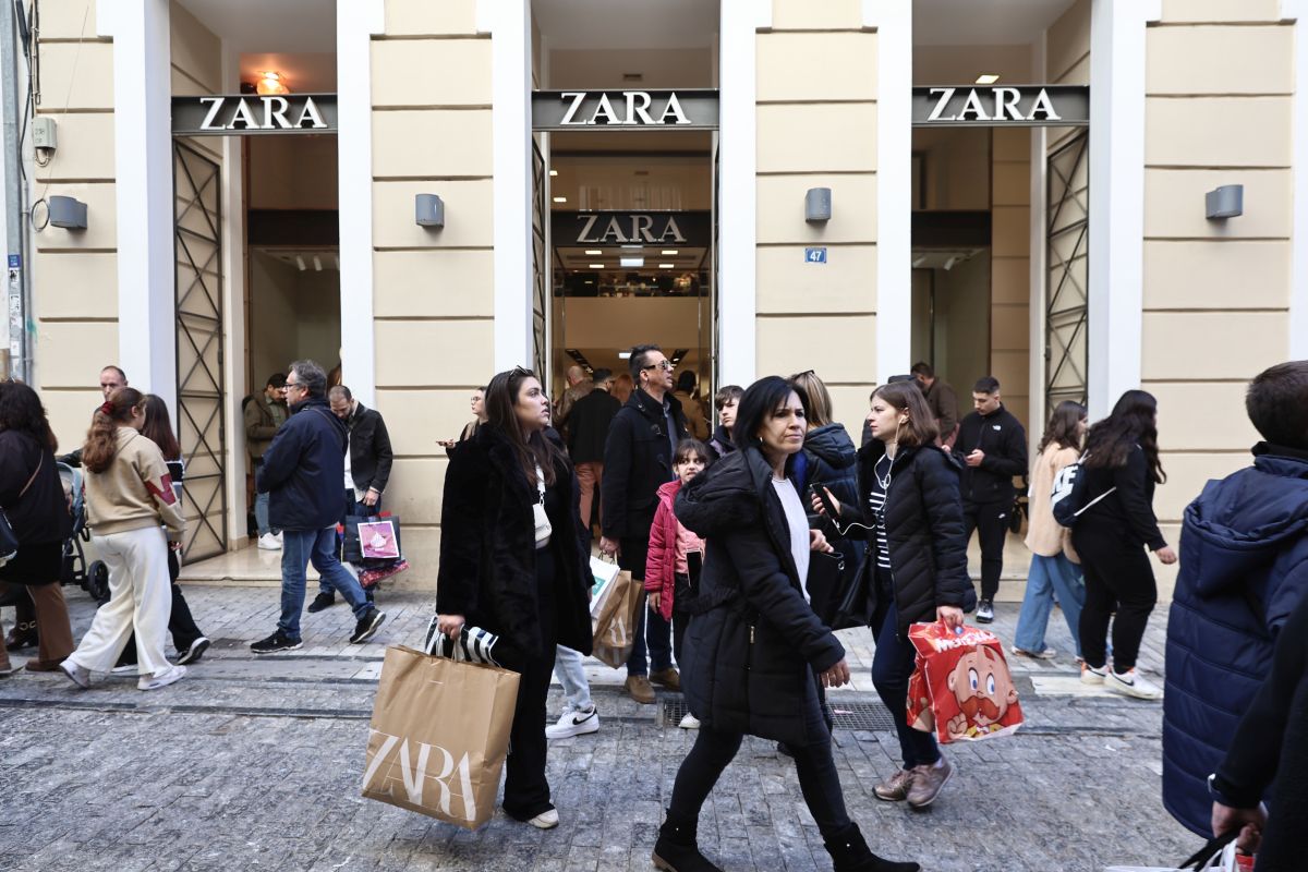 Αντίστροφη μέτρηση για τις καλοκαιρινές εκπτώσεις – Πότε ξεκινούν