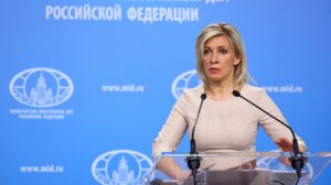 Ζαχάροβα: «Ο κόσμος βρίσκεται σε απόσταση χιλιοστών από την καταστροφή!»