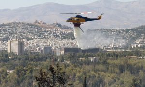 Πυρκαγιά στου Ζωγράφου: Ξεκίνησε από το αμαξοστάσιο του Δήμου