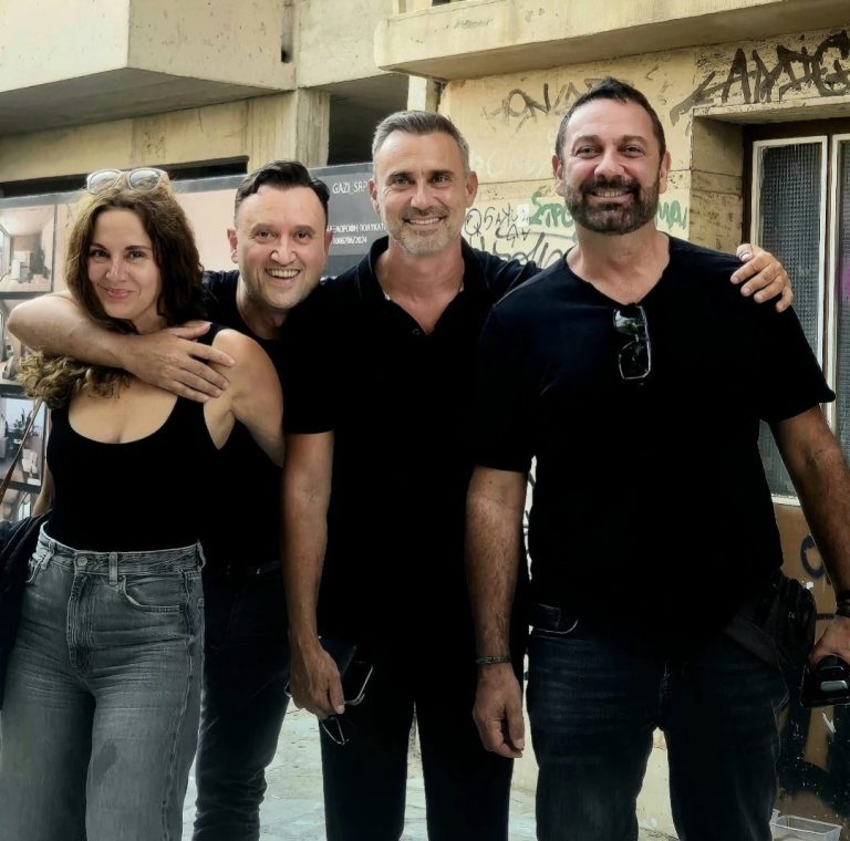 Αντιδράσεις για τη χαμογελαστή φωτογραφία των πρωταγωνιστών του «Παρά Πέντε»