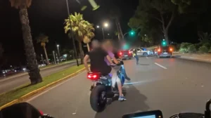 Επεισοδιακός τροχονομικός έλεγχος στη Βουλιαγμένης – BINTEO