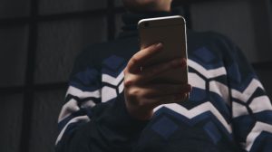 15χρονη πλήρωσε 2.000 ευρώ για βίντεο σεξ ανηλίκων
