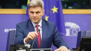 Φαραντούρης: “Άμεση διάλυση της Βουλής και εκλογές”