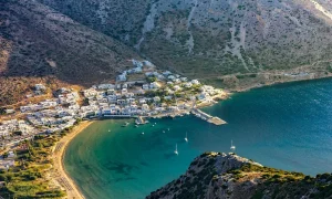 1 στους 2  Έλληνες δεν αντέχει οικονομικά μια εβδομάδα διακοπές