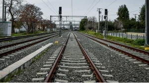 Κυρανάκης για το τρένο στη Λάρισα: «Δεν μπήκε ποτέ σε λάθος γραμμή» – Τι απαντά η Hellenic Train