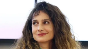 Μαρίνα Καλογήρου: «Κακοποιήθηκα στα 4 μου– Το κουβαλώ μέσα μου»