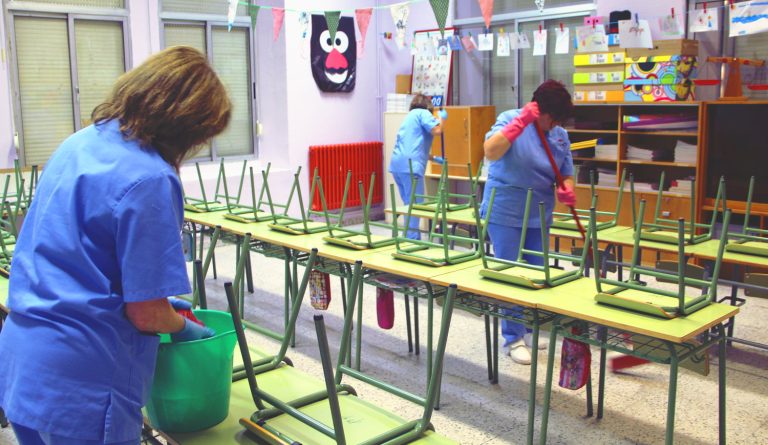 Δουλειά για σχολικές καθαρίστριες στον δήμο Ιλίου (80 θέσεις)