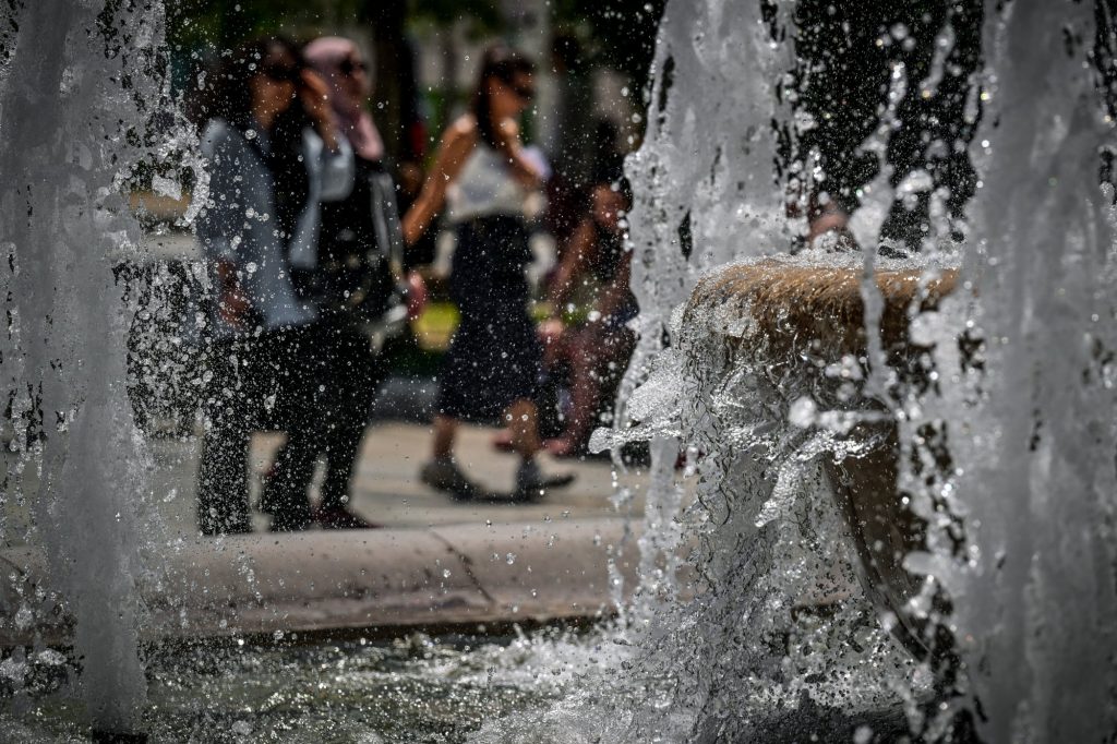 Καταιγίδες – εξπρές από αύριο, 44άρια τη Δευτέρα!