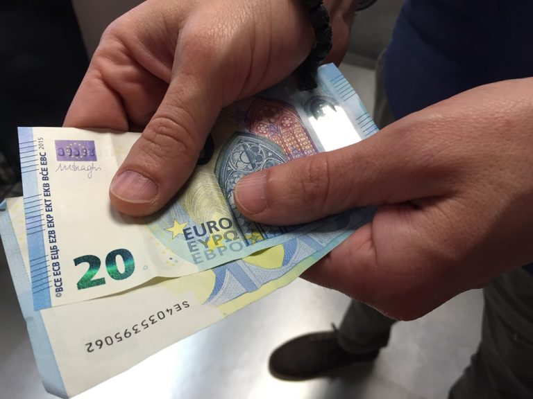 Εφάπαξ επίδομα για όλους: Πώς να πάρετε 200-400€