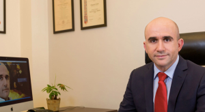 Λέων για Μουρτζούκου: «Έκανε το λάθος να περιγράψει τις τελευταίες στιγμές των βρεφών» 