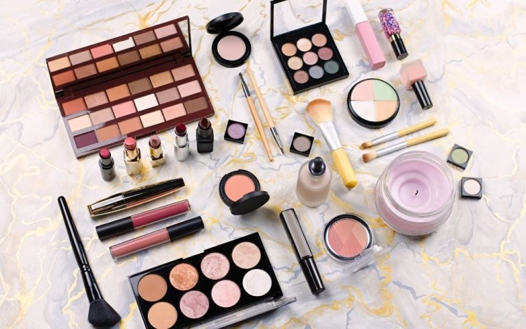 Επικίνδυνα τα φθηνά καλλυντικά dupes: Τι αποκαλύπτουν οι έλεγχοι