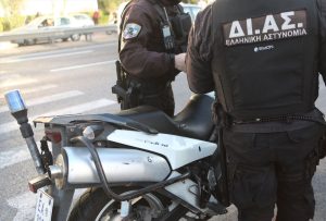 Συνελήφθη 43χρονος πατέρας για έκθεση ανηλίκου – Λιποθύμησε η κόρη του από το πολύ αλκοόλ