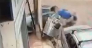 Ίλιον: Παράσυρε και εγκατέλειψε 9χρονο και δύο ηλικιωμένους-Βίντεο σοκ!