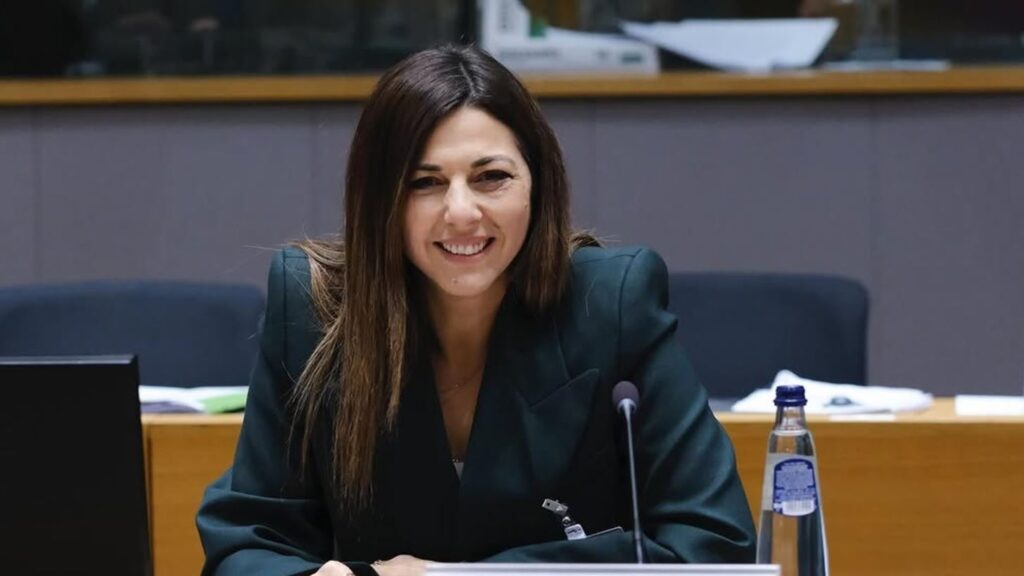 Σοφία Ζαχαράκη: Υπάρχουν κενά – Νωρίτερα οι προσλήψεις εκπαιδευτικών το 2026