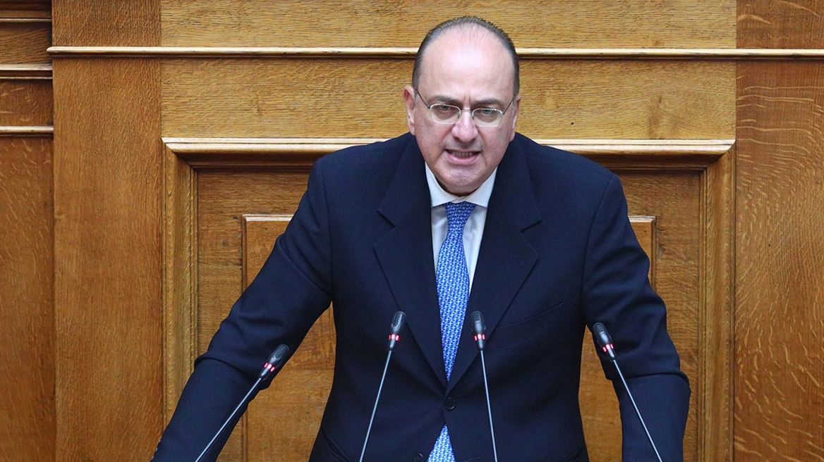 Λαζαρίδης κατά Κωνσταντοπούλου:«Διόρισε τον σύντροφό της και πρότεινε τον πατέρα της για ΠτΔ!»