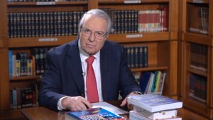 Μπαμπινιώτης vs influencer: “Όχι άλλοι ινφλουένσερς, όχι… ινφλουέντσα!”