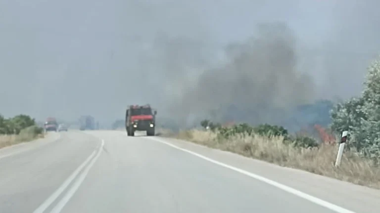Λάρισα: Φωτιά κοντά στο νατοϊκό στρατόπεδο