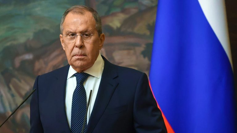 Η πρώτη αντίδραση της Ρωσίας: Λαβρόφ επαινεί τον Τραμπ και κατηγορεί την Ευρώπη