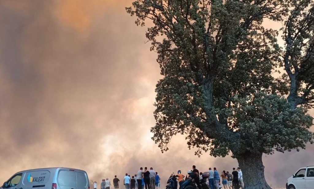 Φλέγεται η Μεσόγειος: Φωτιά στο Τσανάκαλε – Έκλεισαν τα Δαρδανέλια
