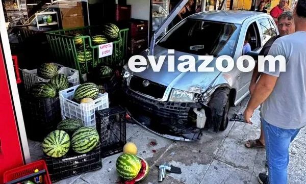 Χαλκίδα: Αυτοκίνητο «μπούκαρε» σε μανάβικο