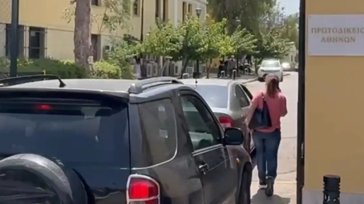 Χαλάνδρι: Στον ανακριτή ο 28χρονος για τη δολοφονία της 47χρονης