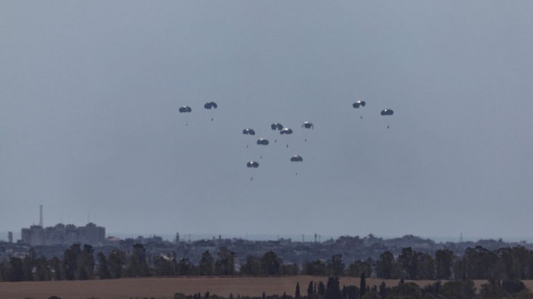 Η Ισπανία προχώρησε στη ρίψη τροφίμων στη Γάζα