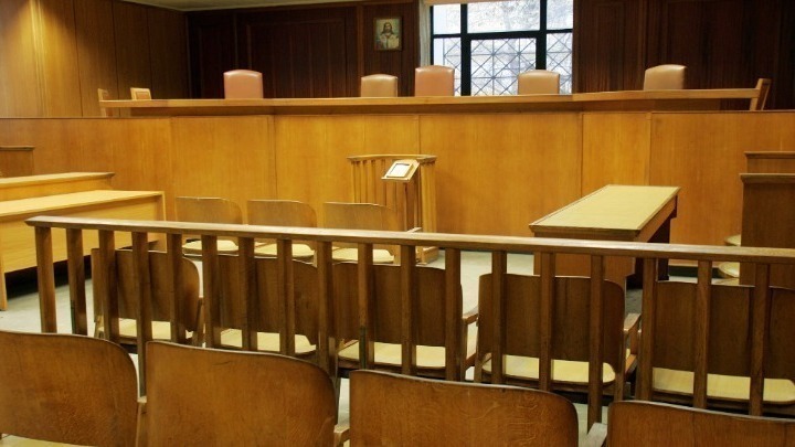Ποινική δίωξη στον 27χρονο Αιγύπτιο για χρήση ναρκωτικών μπροστά στην κόρη του