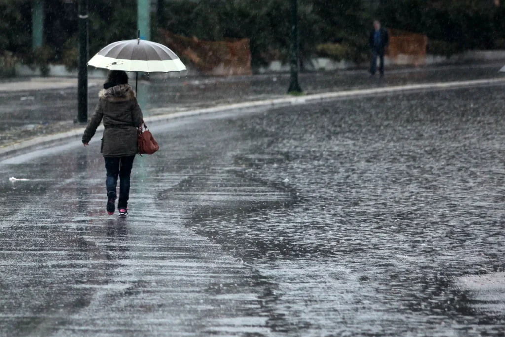Καιρός: Νέο κύμα κακοκαιρίας προ των πυλών – Τι ώρα θα «ανοίξουν» οι ουρανοί στην Αττική