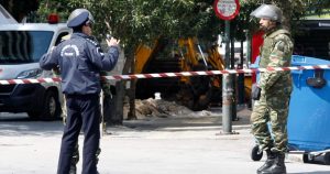 Παλαιό Φάληρο: Στρατιωτικό βλήμα «πάγωσε» την κυκλοφορία