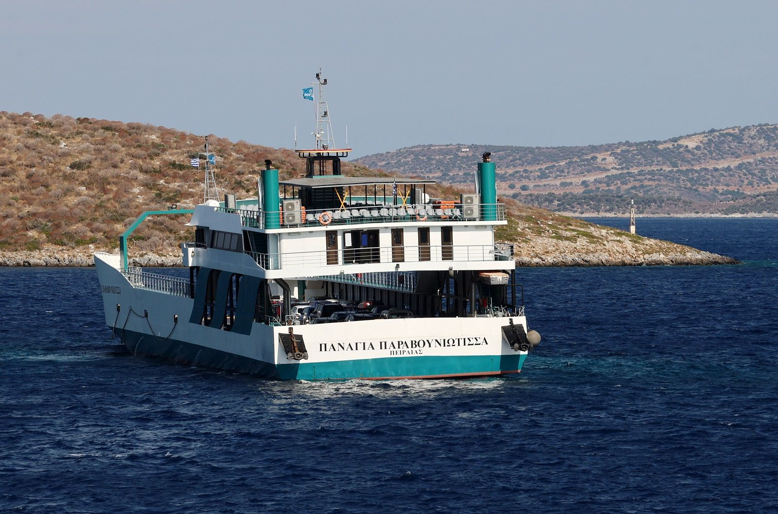 Νέα Στύρα: Ξεκίνησε η απομάκρυνση οχημάτων από το πλοίο