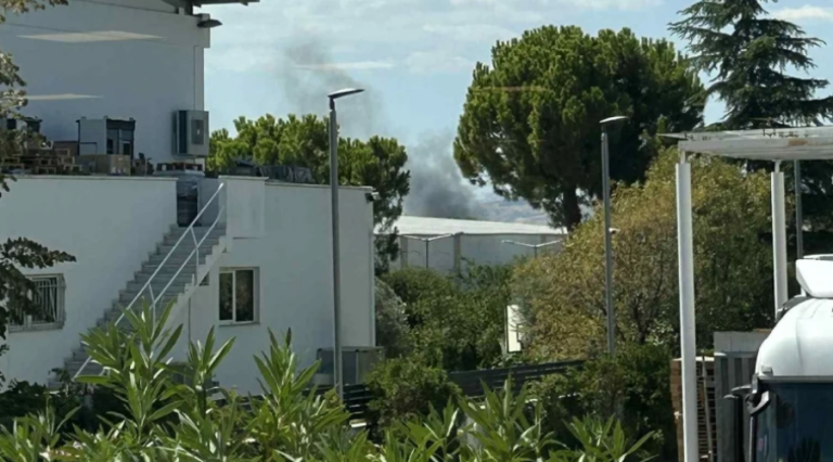 Μενίδι: Φωτιά τώρα σε αποθήκη