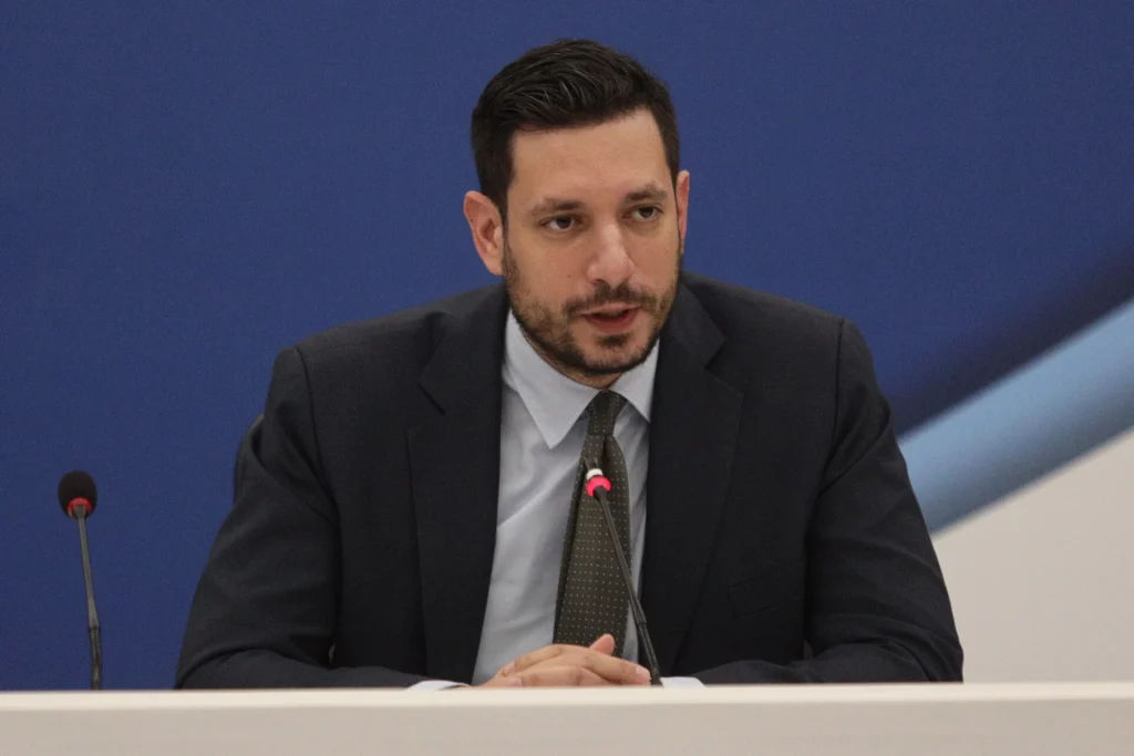 Κυρανάκης: «Τελευταίο καλοκαίρι στα ΜΜΜ χωρίς κλιματισμό»