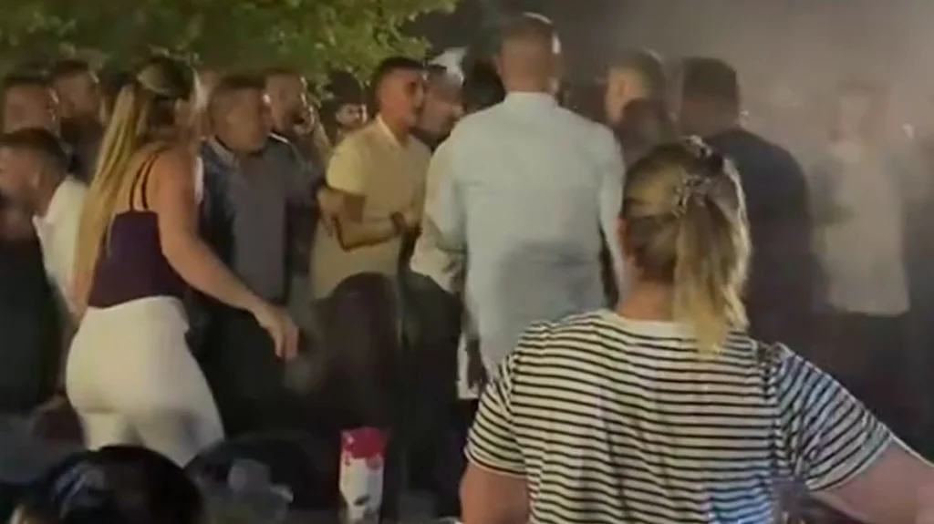Αγρίνιο: Άγριος καυγάς σε πανηγύρι με τη Γωγώ Τσαμπά στη σκηνή-Βίντεο