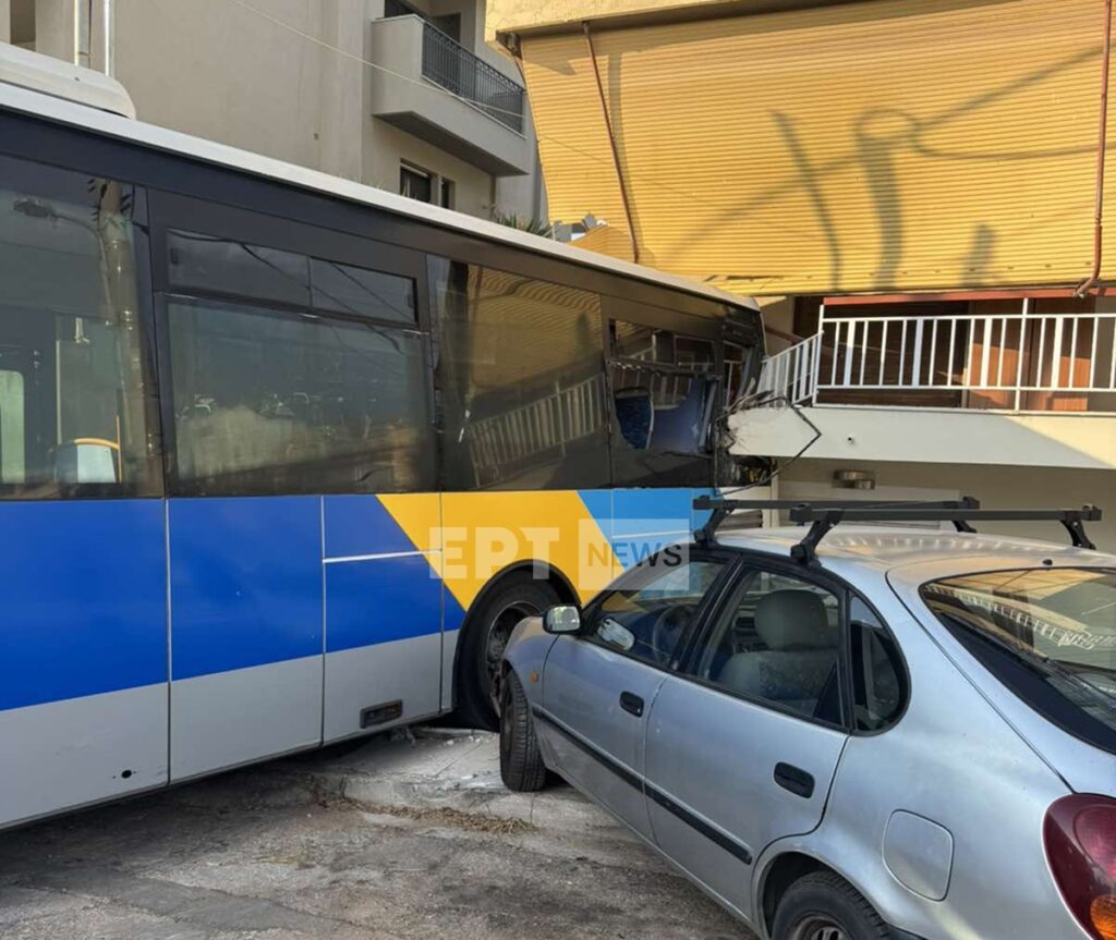 Παπάγου: Με συρματόσχοινα απομακρύνουν το λεωφορείο του ΟΑΣΑ