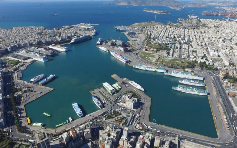Πειραιάς: Σορός γυναίκας ανασύρθηκε από το Λιμενικό στο λιμάνι