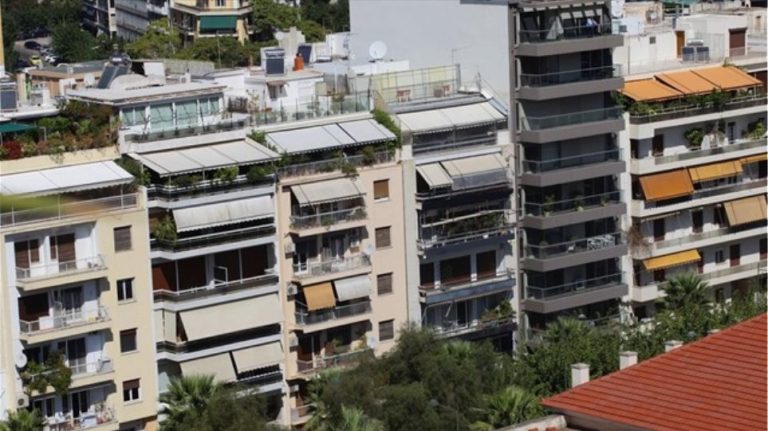 Νέο πρόγραμμα-«μαμούθ» για ανακαινίσεις κατοικιών: Τι αλλάζει και ποιους αφορά