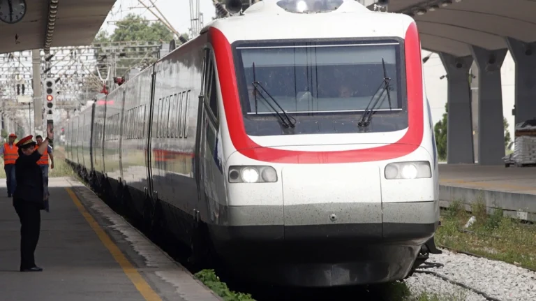 Μηχανική βλάβη σε τρένο της Hellenic Train – Προβλήματα στα δρομολόγια Αίγιο–Κιάτο