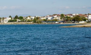 Καμένα Βούρλα: Κλείσιμο παραλίας λόγω μικροβιακής ρύπανσης
