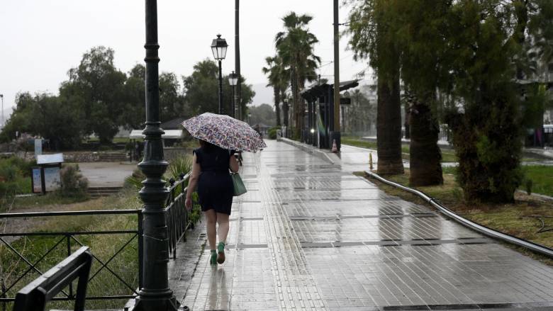 Αλλάζει ο καιρός: Καταιγίδες-εξπρές «χτυπούν» τη χώρα