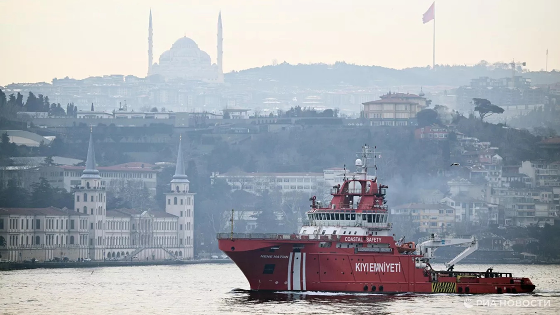 Μποτιλιάρισμα στον Βόσπορο: 70 πλοία εγκλωβίστηκαν λόγω βλάβης