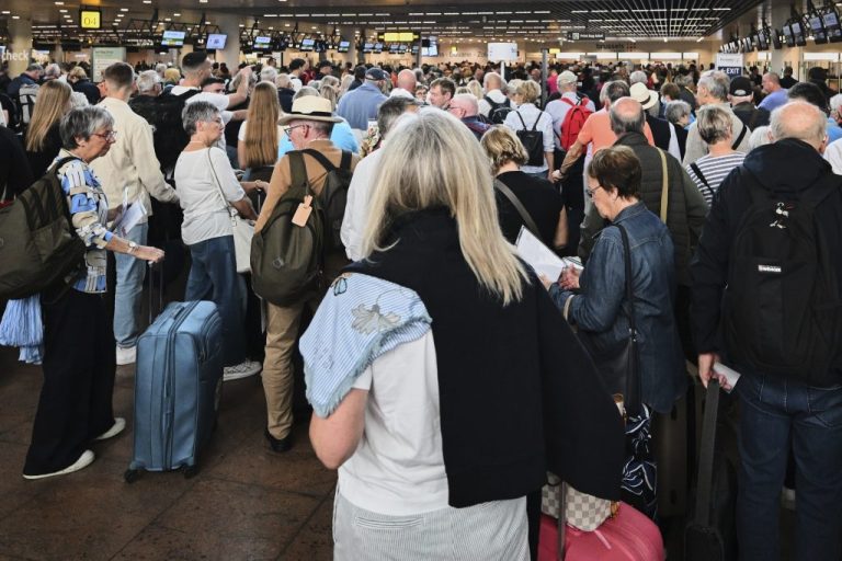Χάος στα αεροδρόμια: Κυβερνοεπίθεση ακύρωσε πτήσεις σε Χίθροου, Βρυξέλλες και Βερολίνο