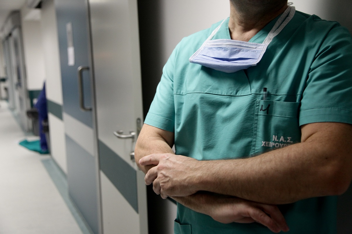 Θεσσαλονίκη: Καταδικάστηκε 52χρονος γιατρός που ζήτησε «φακελάκι» 100 ευρώ από καρκινοπαθή