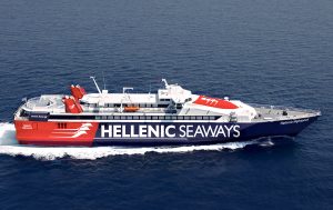 Βίντεο Highspeed: Θεαματική μανούβρα στο λιμάνι της Νάξου