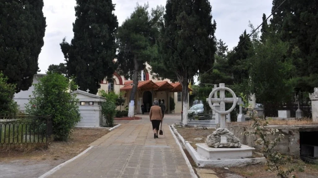 Αιματηρή συμπλοκή στο κοιμητήριο Χαλκίδας