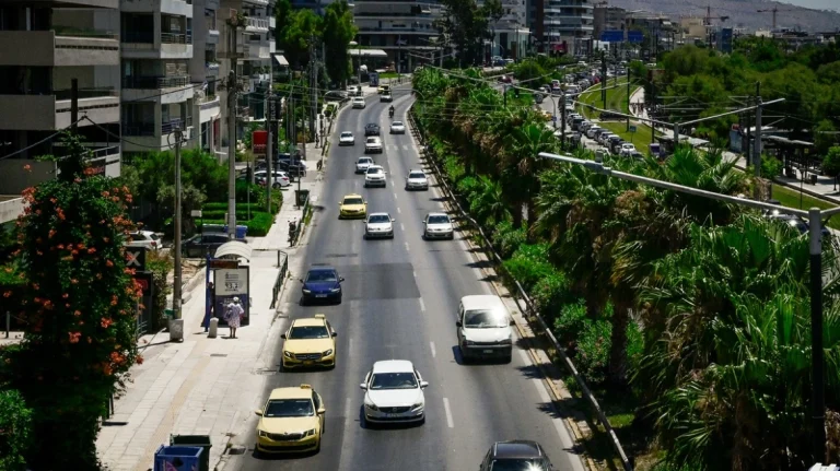 Γλυφάδα: Τροχαίο στη λεωφόρο Ποσειδώνος