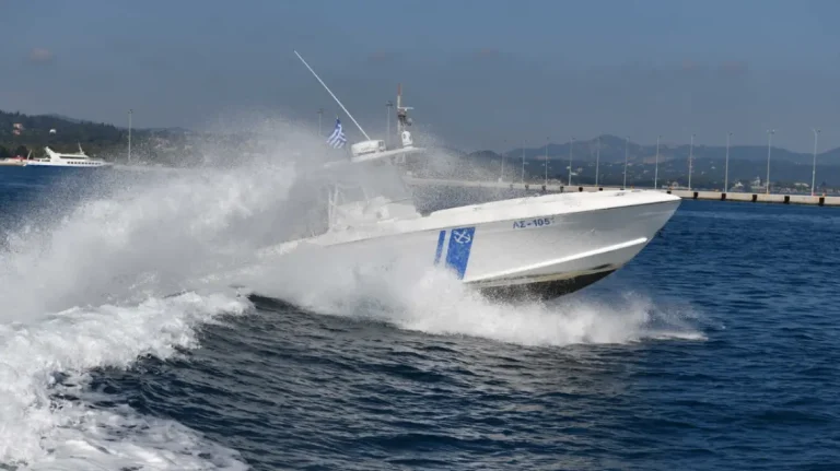 Σύλληψη δύο Ρουμάνων για κατασκοπεία στο ναυτικό οχυρό Σαλαμίνας