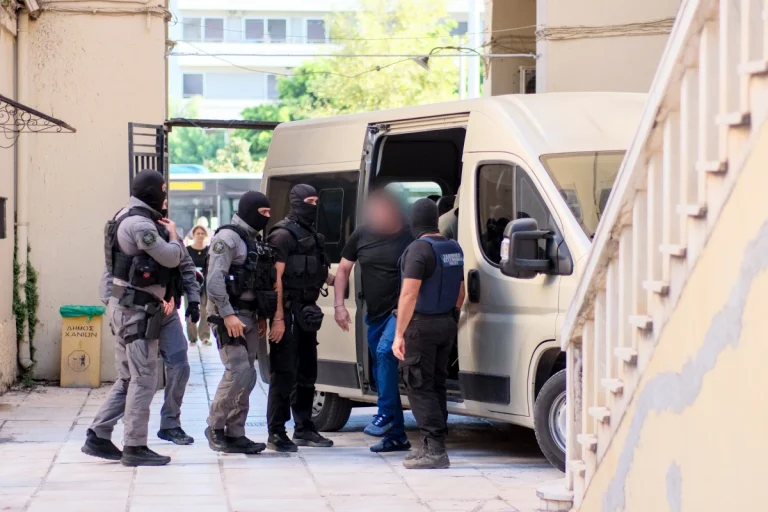 Μαφία στην Κρήτη: Ελεύθερος με περιοριστικούς όρους ο αστυνομικός