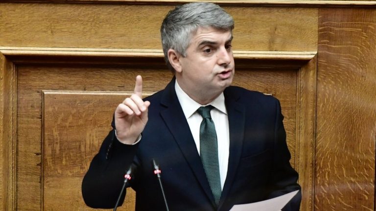 Κωνσταντινόπουλος: «Παραμένω στο ΠΑΣΟΚ» – Διάψευση φημών για μεταγραφή στη ΝΔ