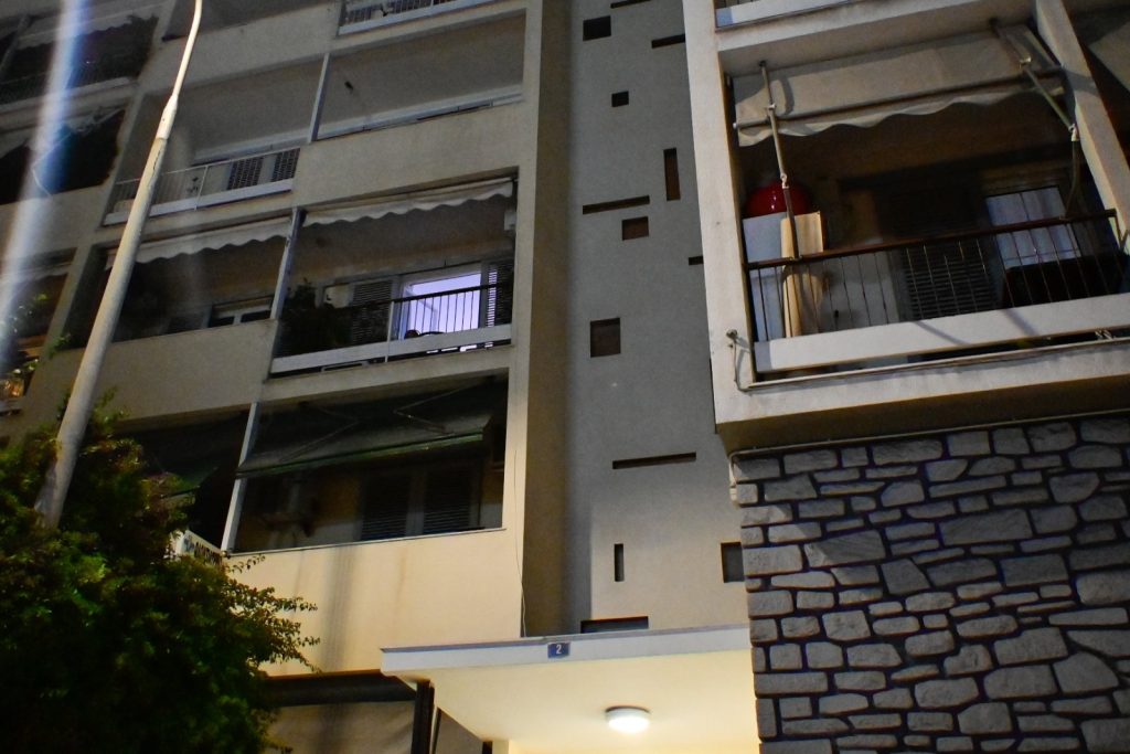 Τραγωδία στα Πατήσια: 34χρονη μητέρα πέθανε την ώρα που γεννούσε στο σπίτι της